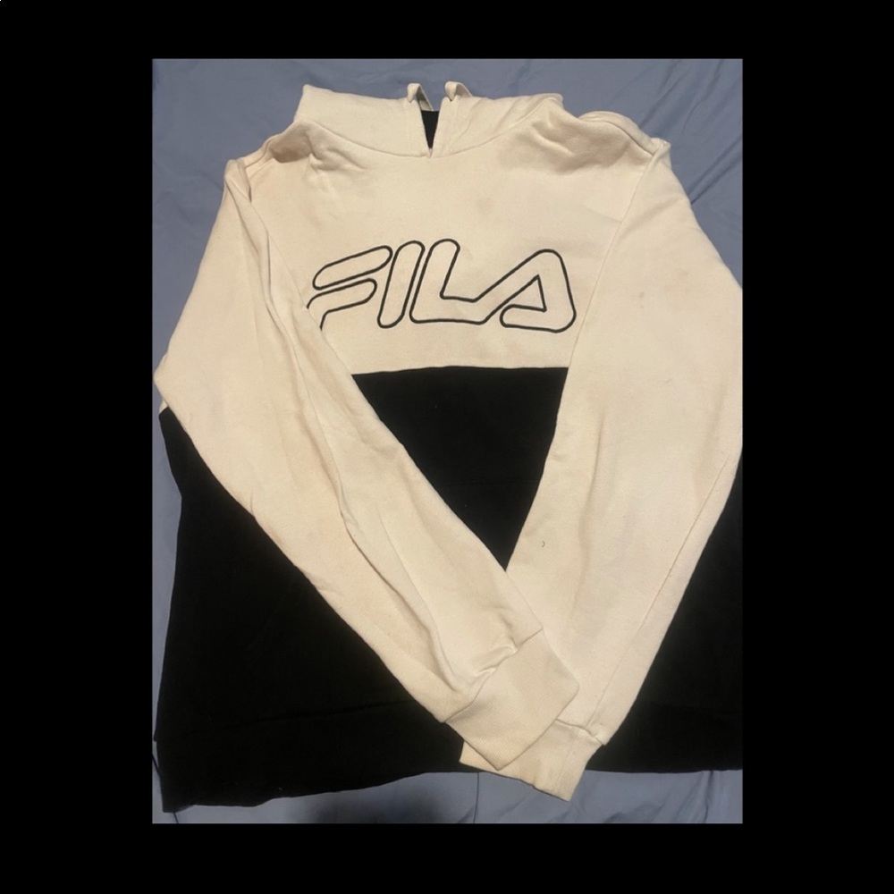 Men’s Fila sweater